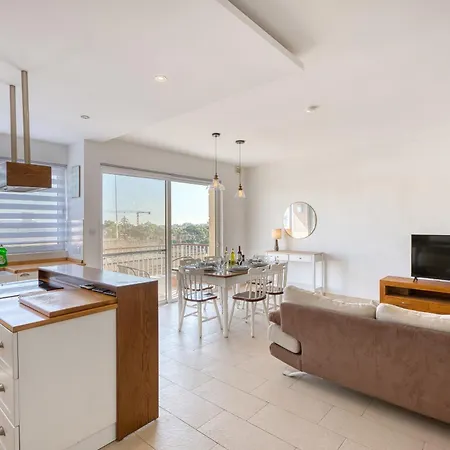 Bright & Airy 3 Bedroom With Balcony Lagi1-1 * Hal Ghaxiak
